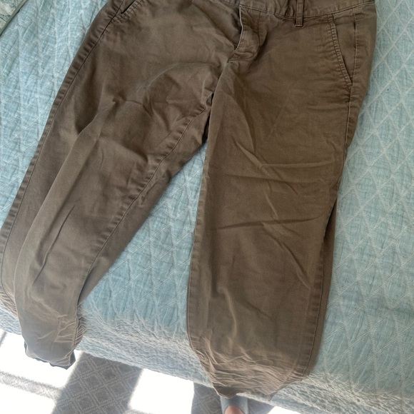 Gap Women’s Khakis - Picture 3 of 5